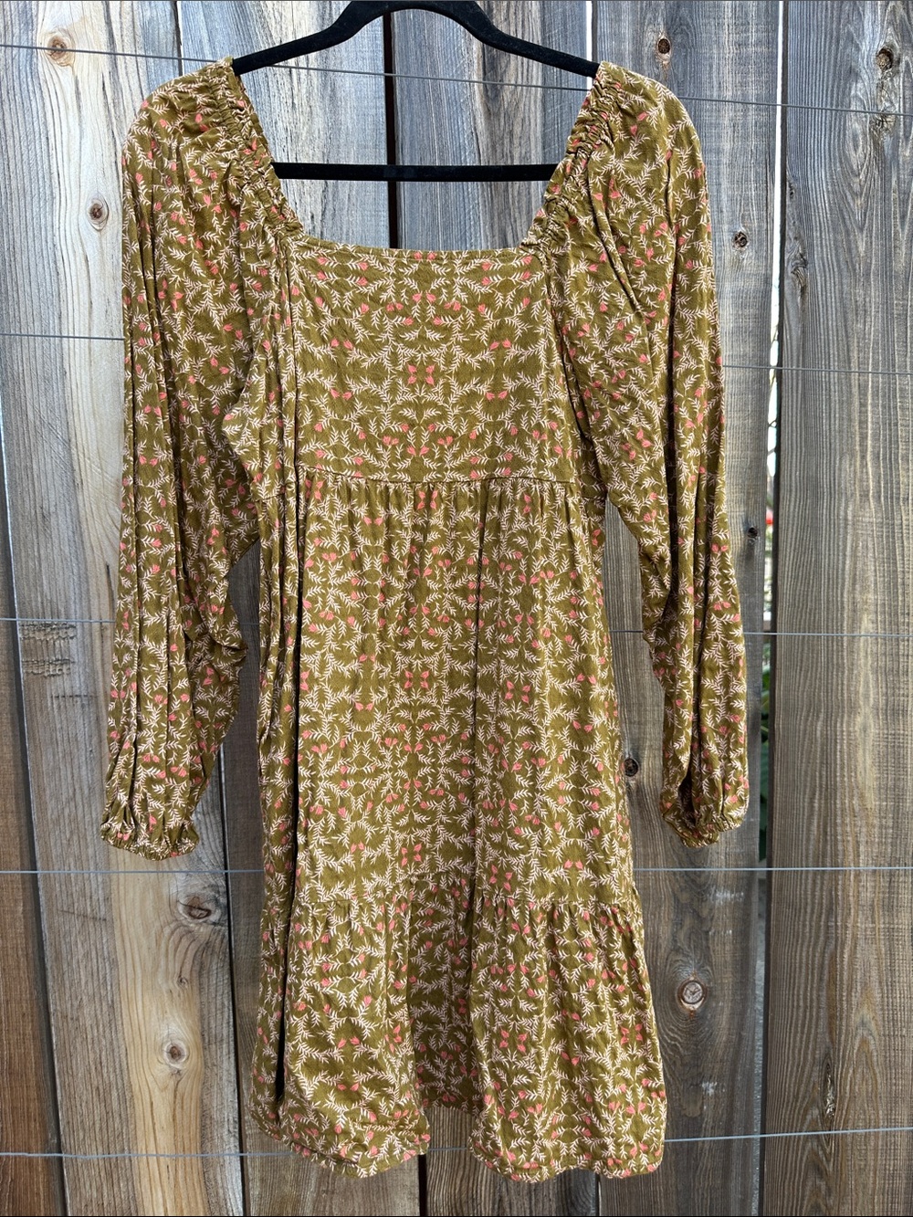 Universal Thread Tan w Pink and Cream Floral